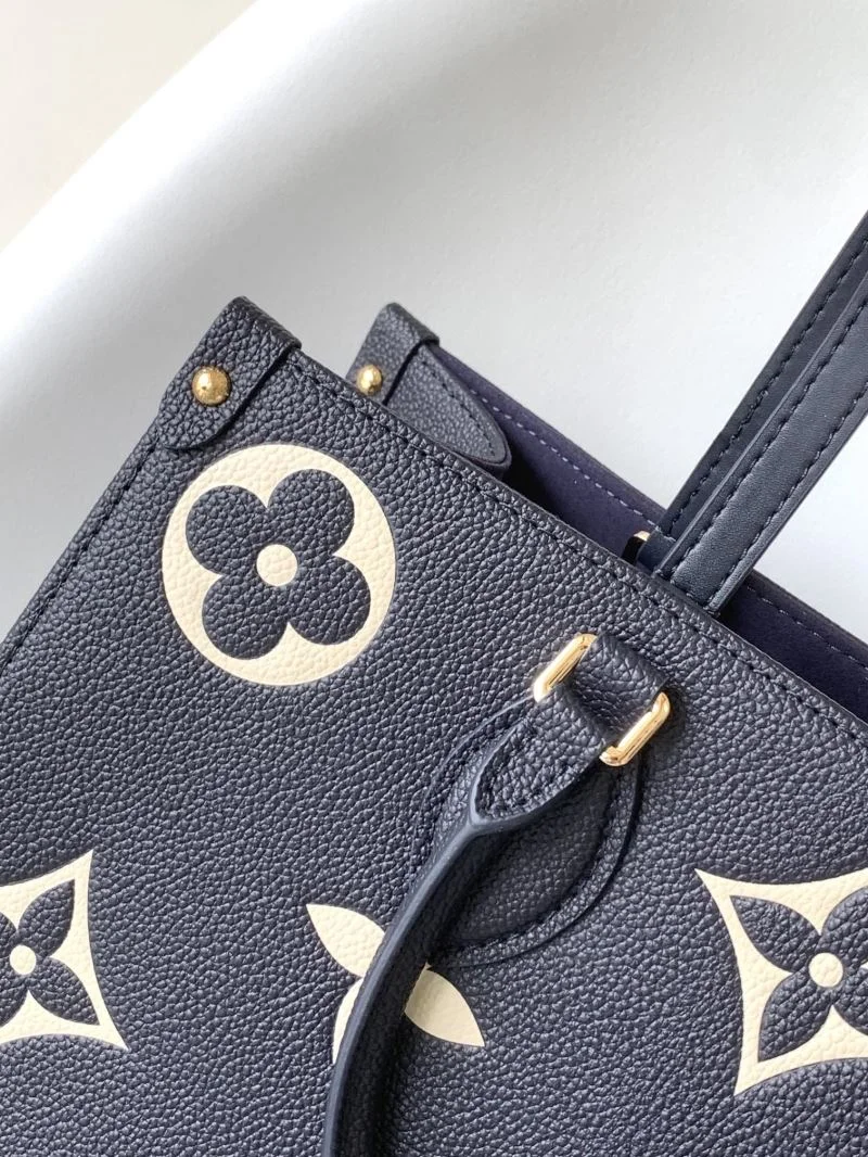 Louis Vuitton Shopping Bags Minimalist 39459