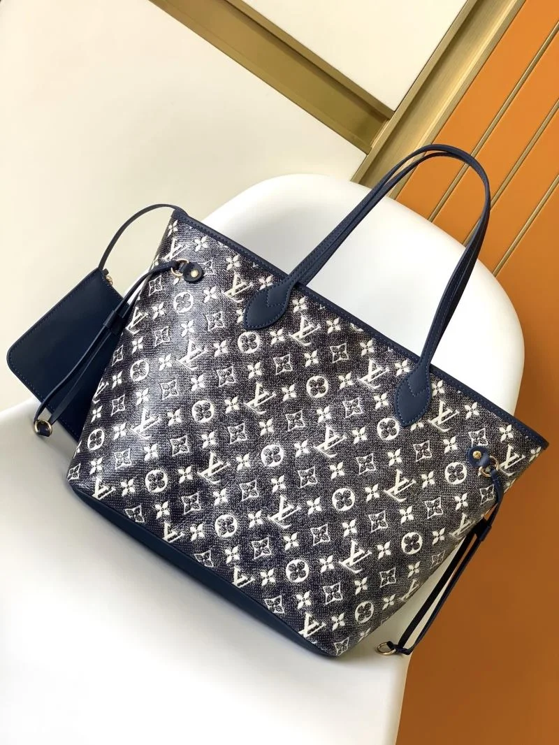 WeatherProof Louis Vuitton Shopping Bags 39145