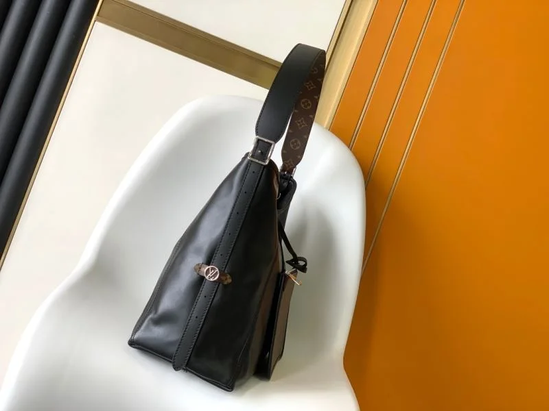 Versatile Louis Vuitton Shopping Bags 39147