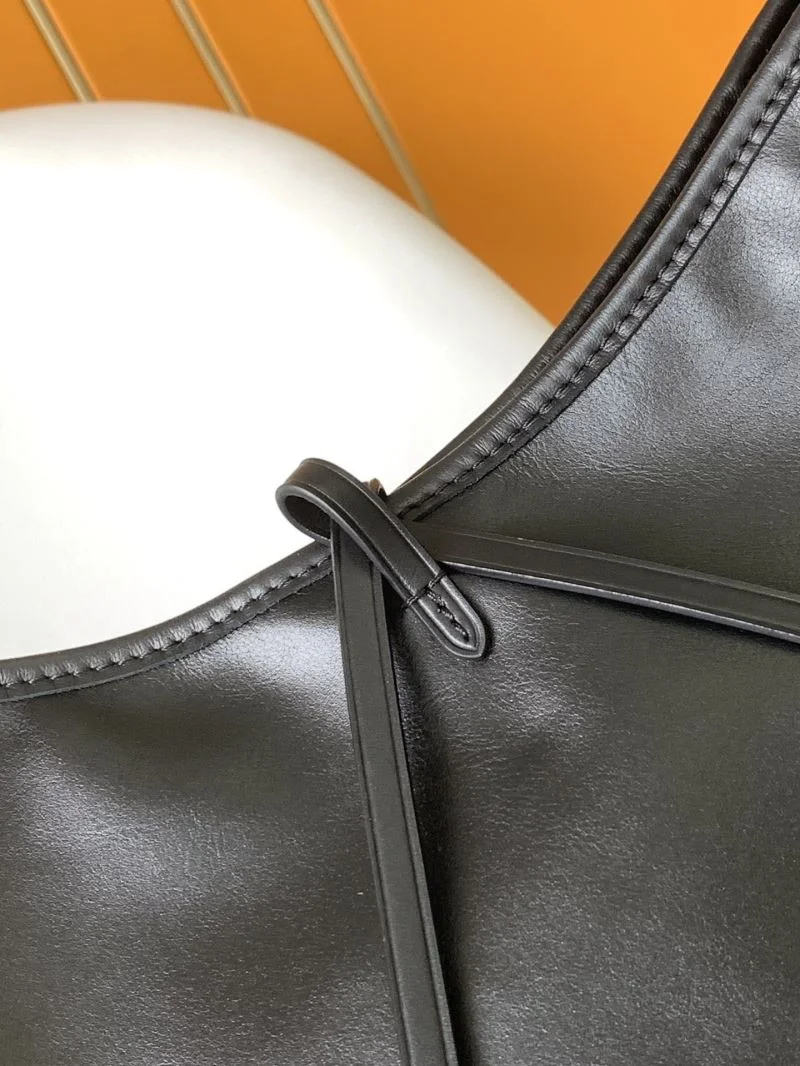 Versatile Louis Vuitton Shopping Bags 39147