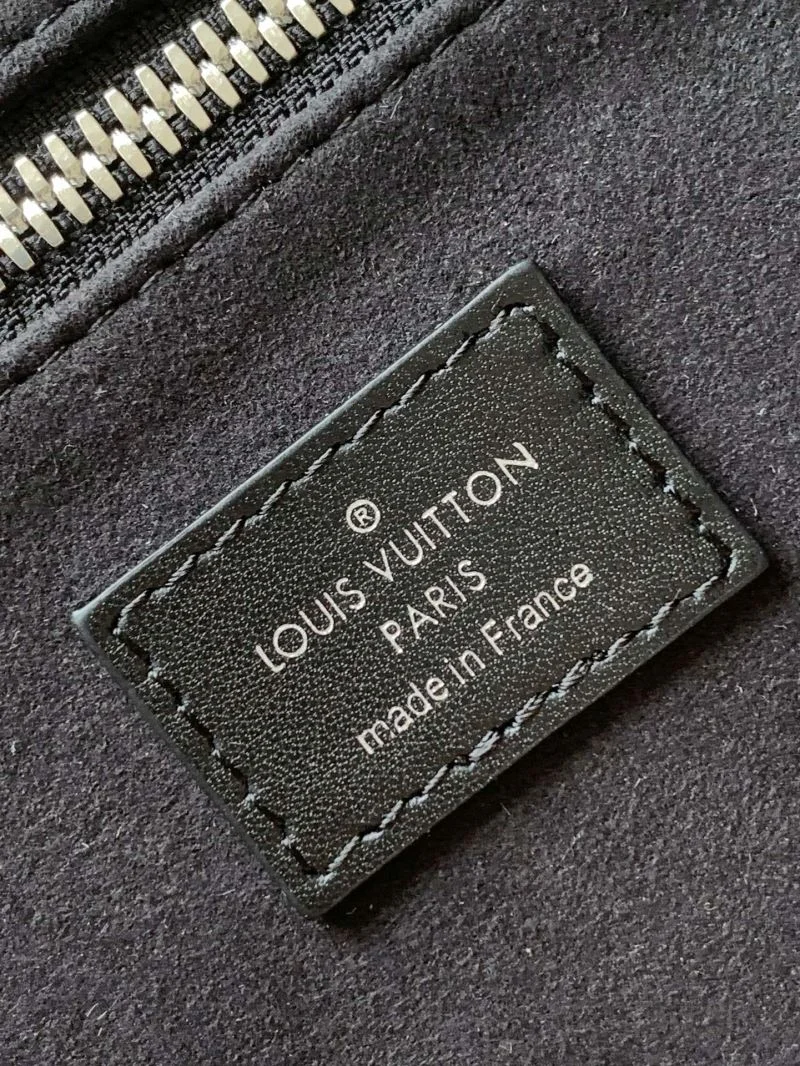 Versatile Louis Vuitton Shopping Bags 39147