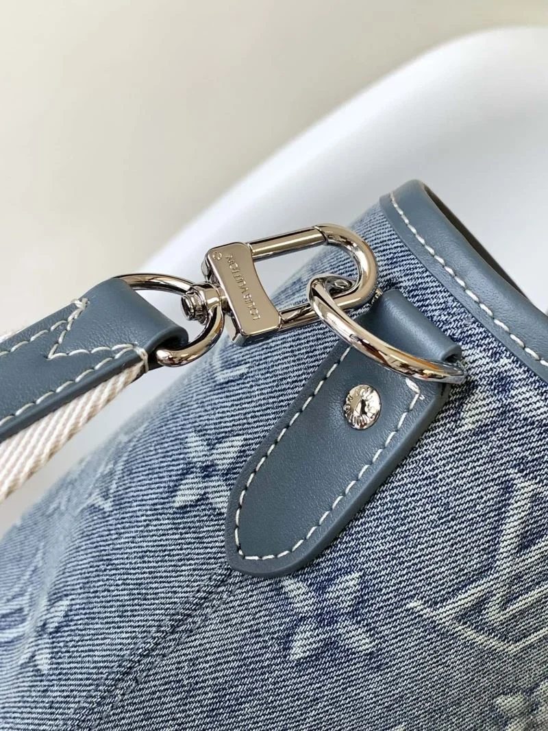 Thermal Louis Vuitton Shopping Bags 39137