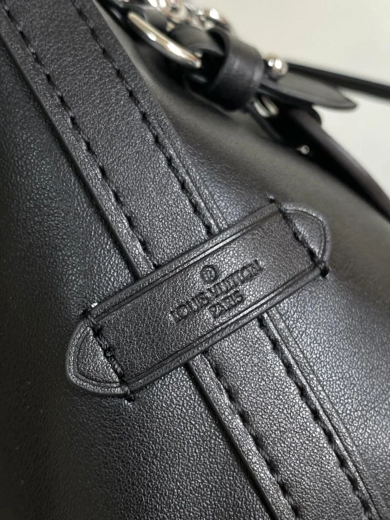 Comfortable Louis Vuitton Shopping Bags 39128