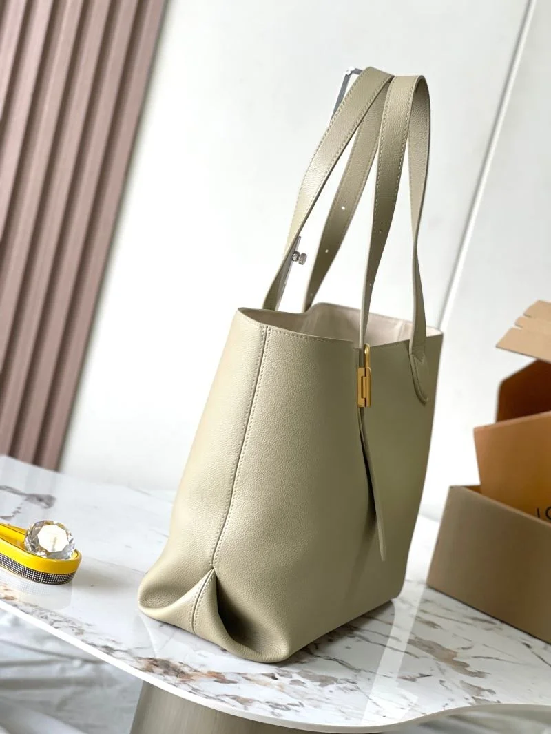 Timeless Louis Vuitton Shopping Bags 39149