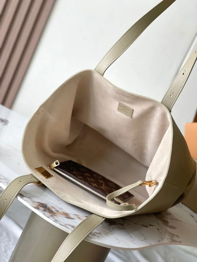 Timeless Louis Vuitton Shopping Bags 39149