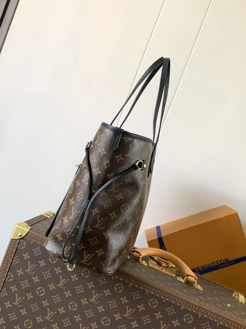 Resilient Louis Vuitton Shopping Bags 39120