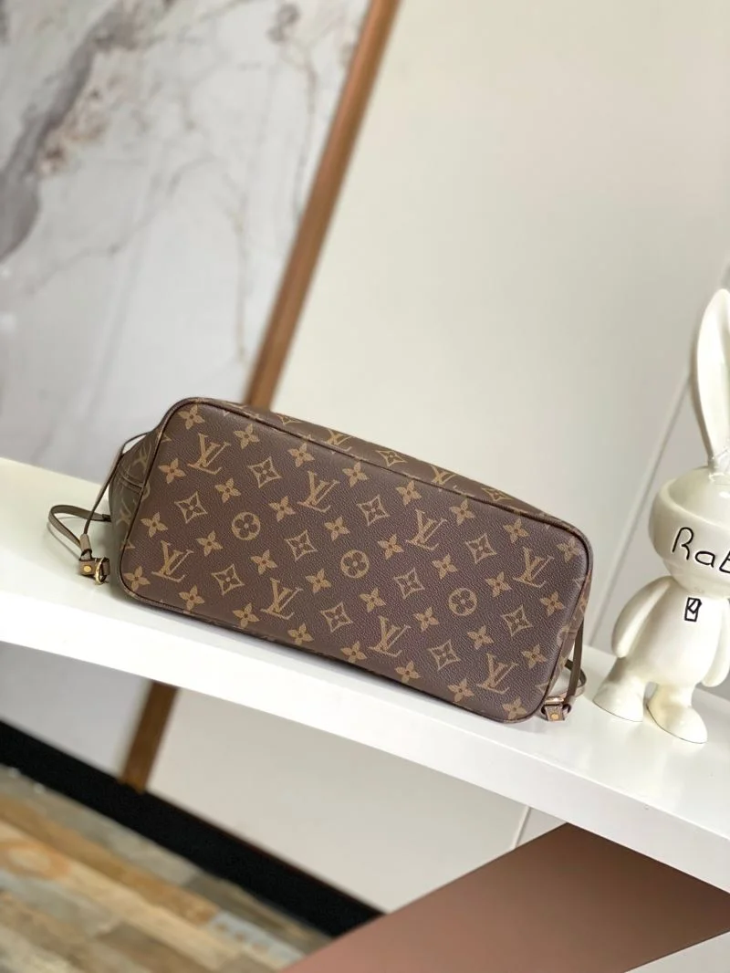 RelaxedFit Louis Vuitton Shopping Bags 38973
