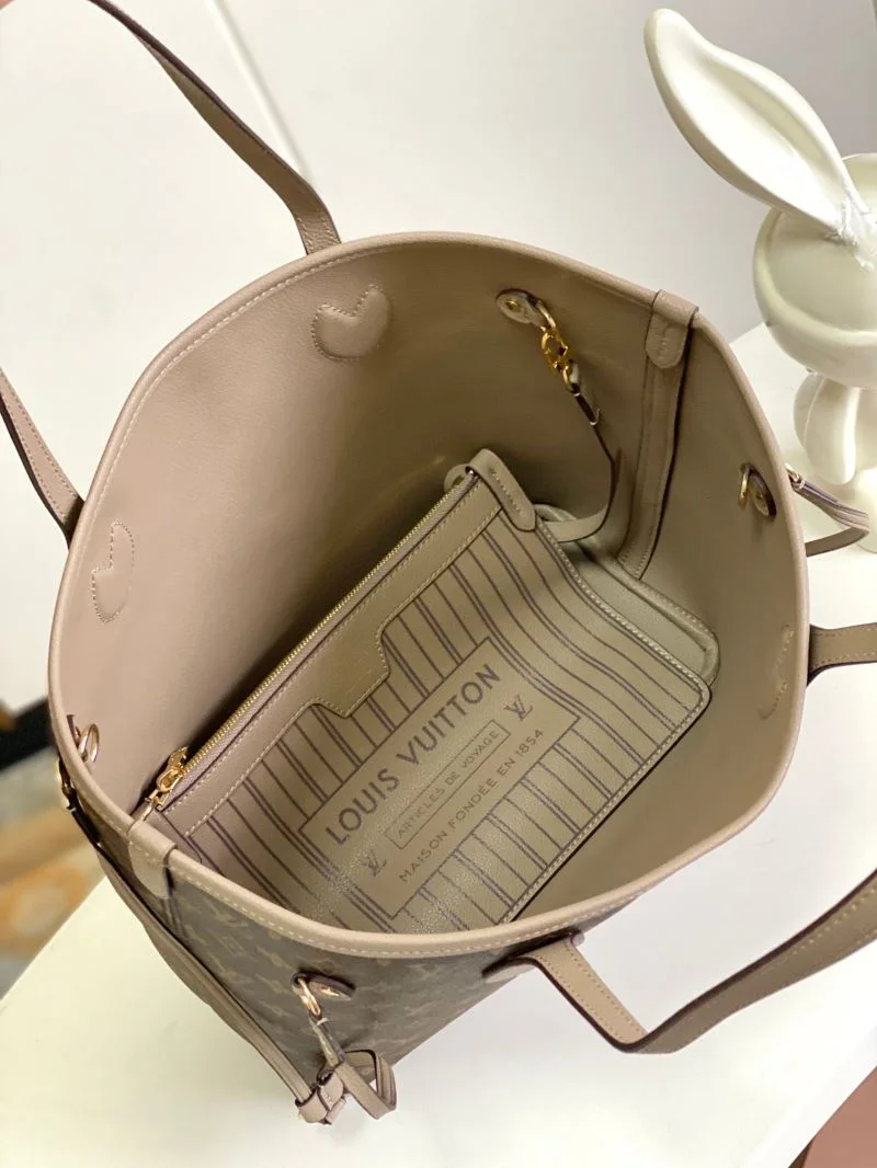 RelaxedFit Louis Vuitton Shopping Bags 38973