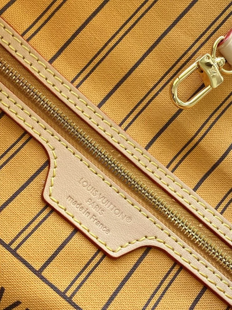 Flexible Louis Vuitton Shopping Bags 38991