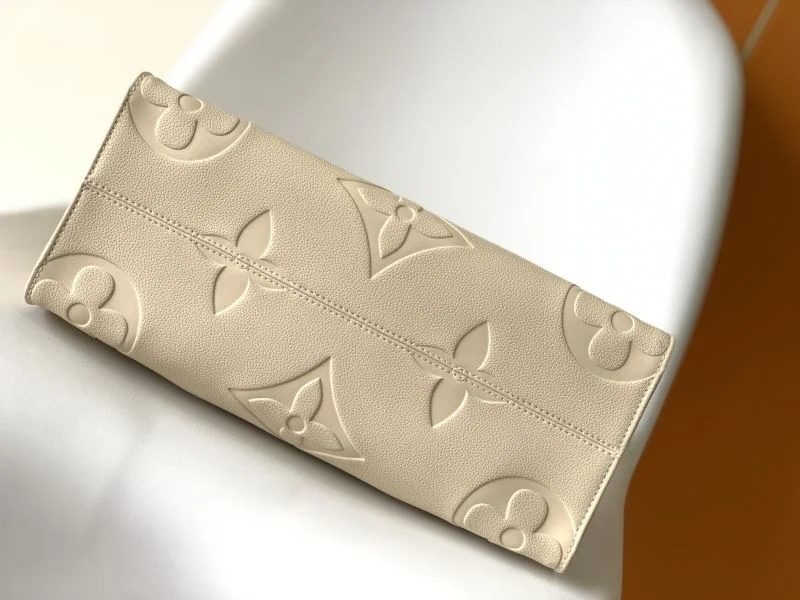 Chic Louis Vuitton Shopping Bags 39009