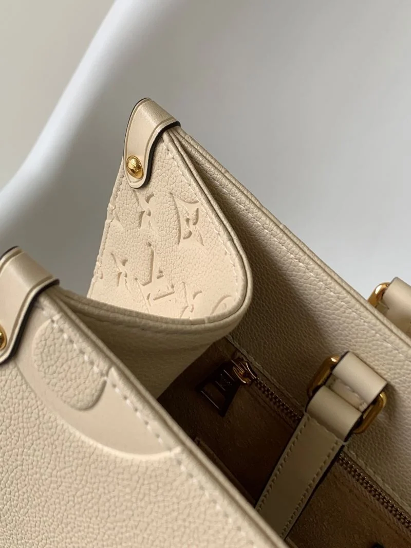 Chic Louis Vuitton Shopping Bags 39009