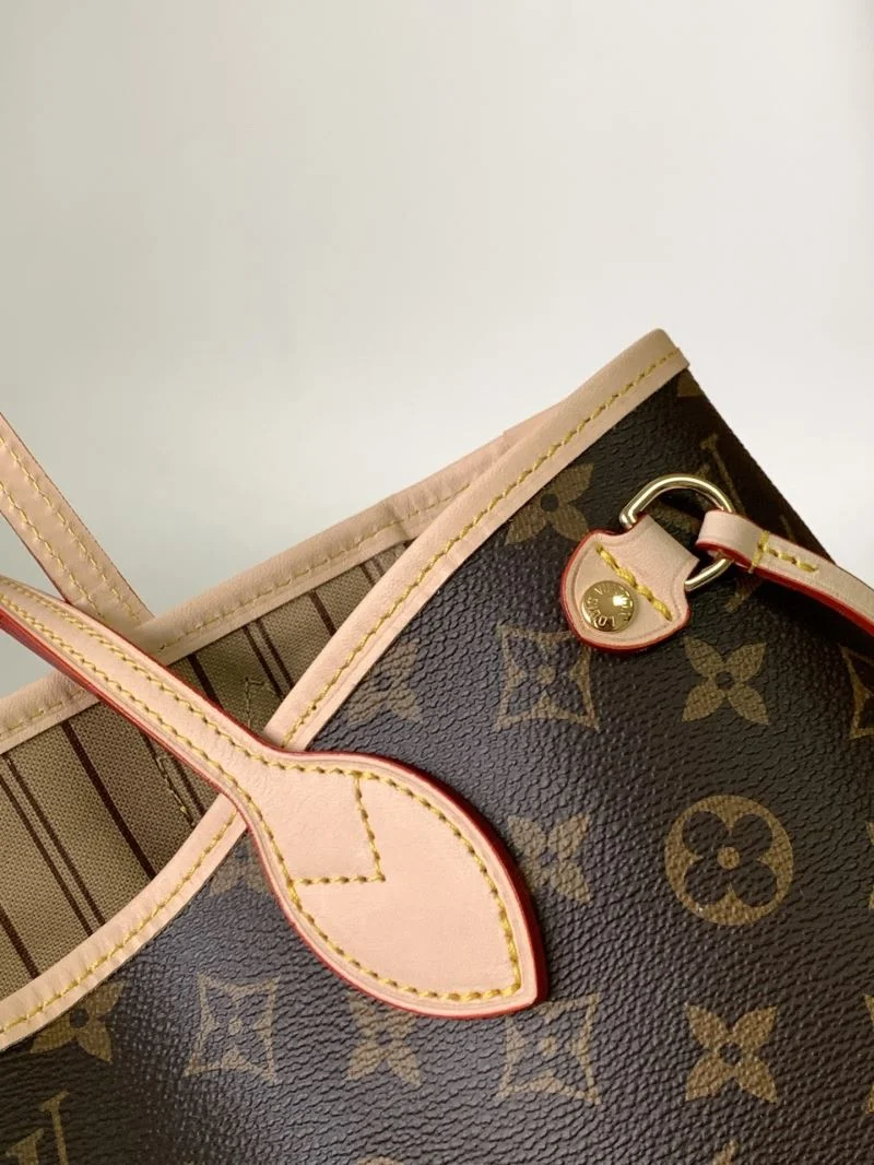 Resilient Louis Vuitton Shopping Bags 37586