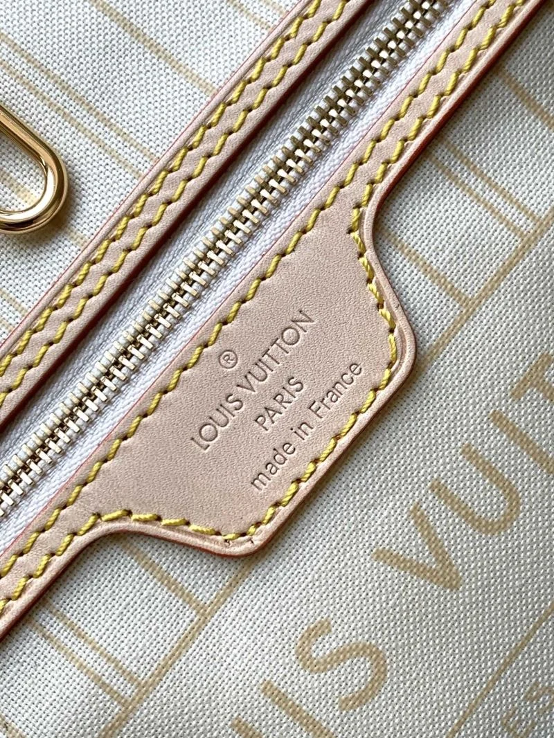 Louis Vuitton Shopping Bags Supportive 38977