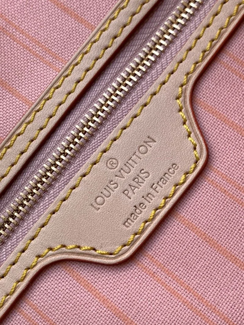 Louis Vuitton Shopping Bags Effortless 38962
