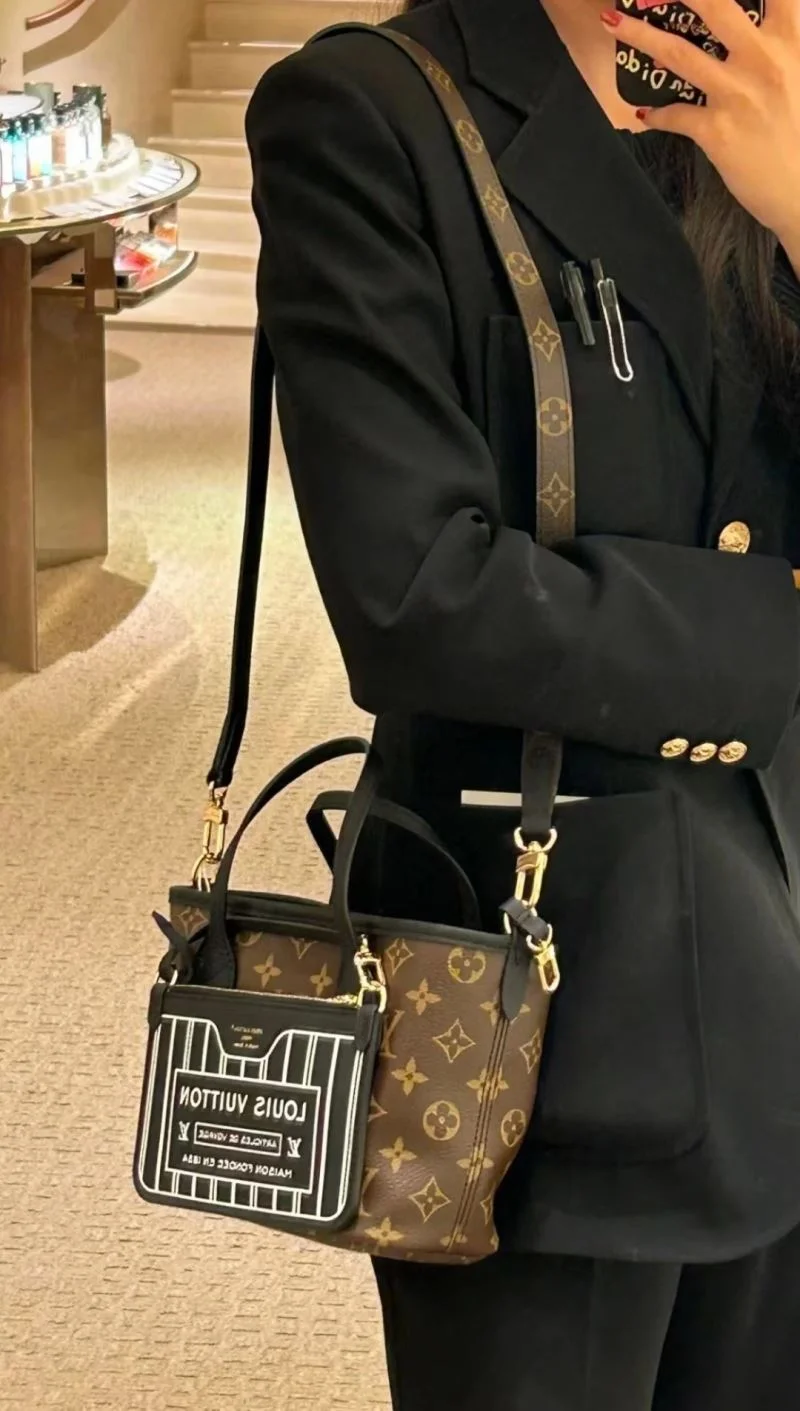 Louis Vuitton Shopping Bags SportInspired 38874