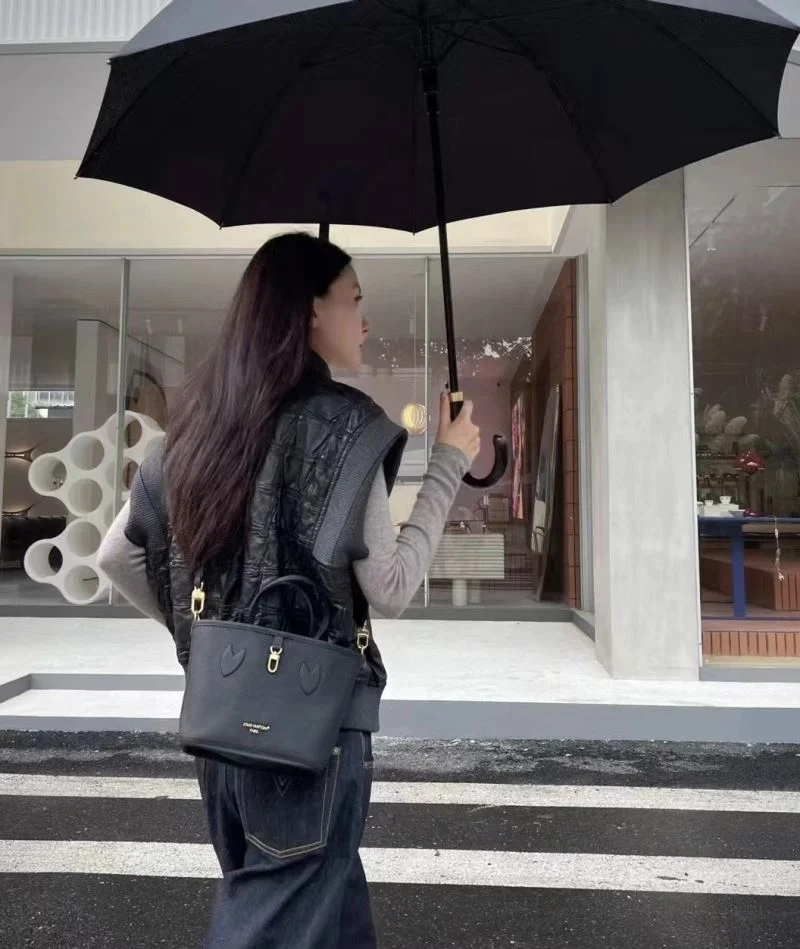 Louis Vuitton Shopping Bags SportInspired 38874