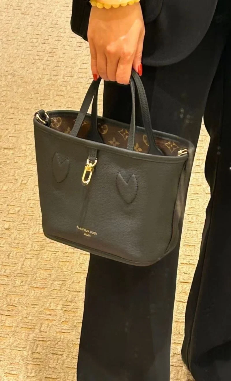 Louis Vuitton Shopping Bags SportInspired 38874