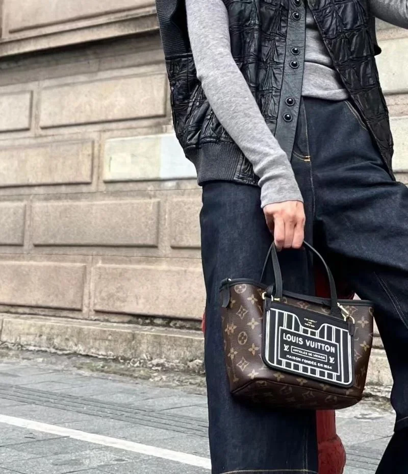 Louis Vuitton Shopping Bags SportInspired 38874