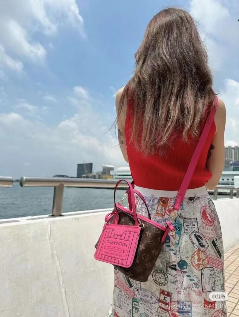 Louis Vuitton Shopping Bags Bold 38884
