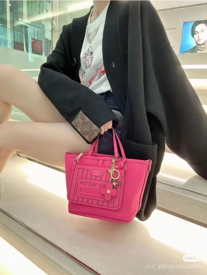 Louis Vuitton Shopping Bags Bold 38884