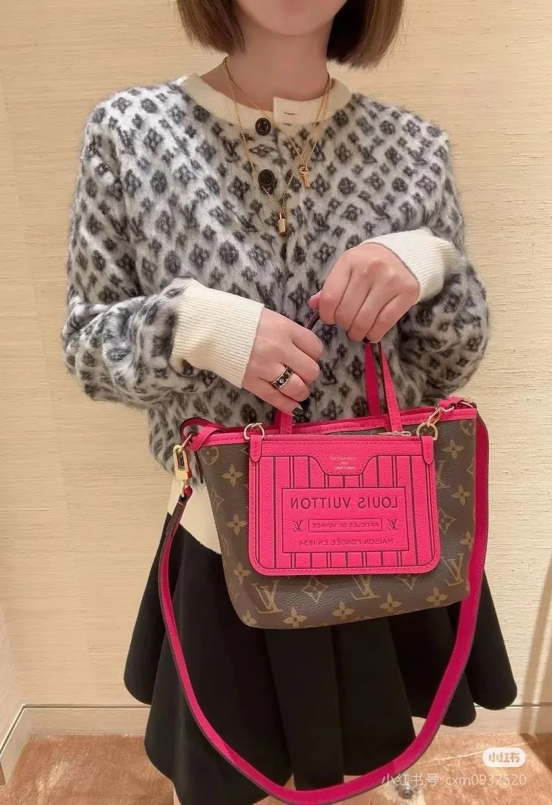 Louis Vuitton Shopping Bags Bold 38884