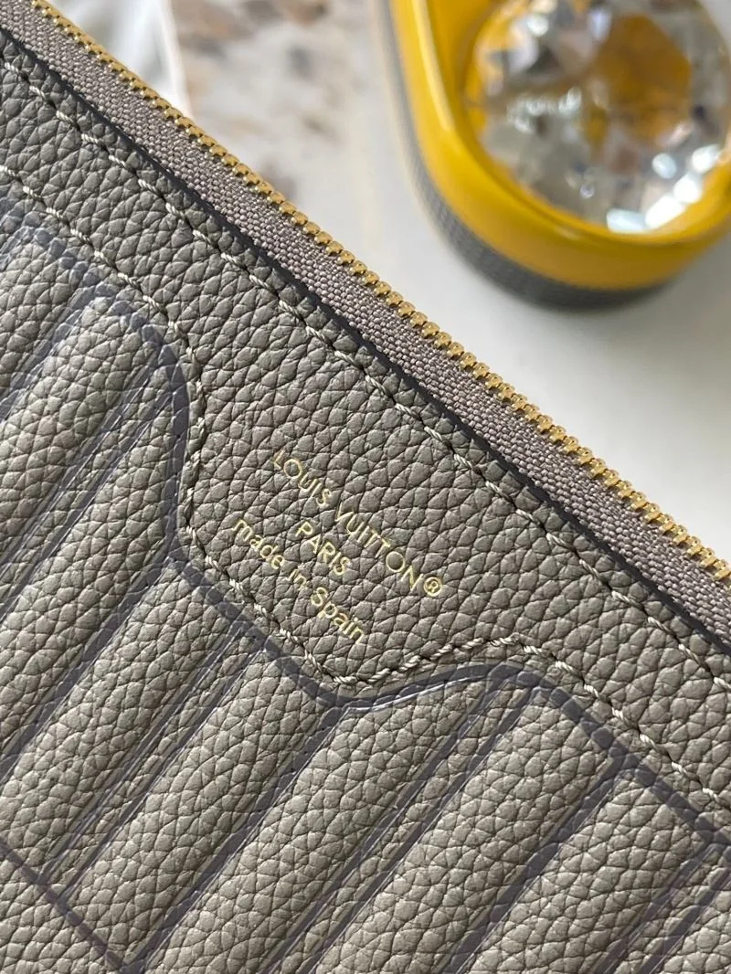 Louis Vuitton Shopping Bags MoistureWicking 38890