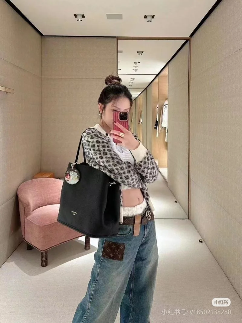 OnTrend Louis Vuitton Shopping Bags 38858