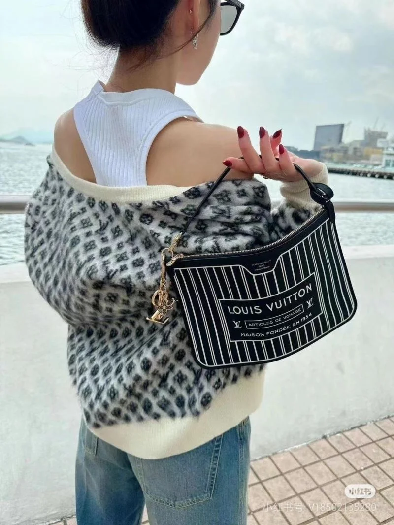 OnTrend Louis Vuitton Shopping Bags 38858