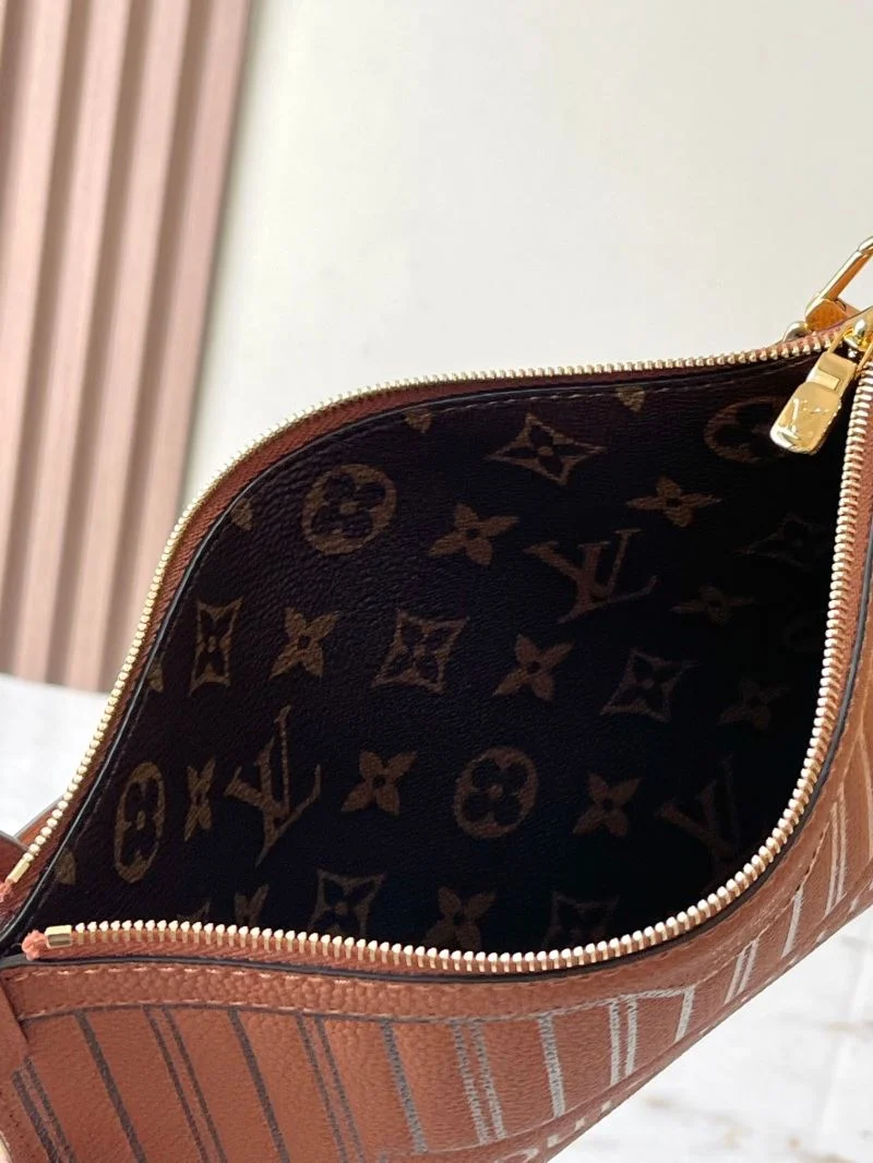 UrbanChic Louis Vuitton Shopping Bags 38870