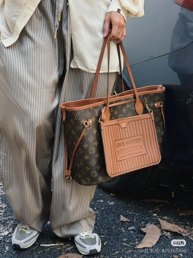 UrbanChic Louis Vuitton Shopping Bags 38870