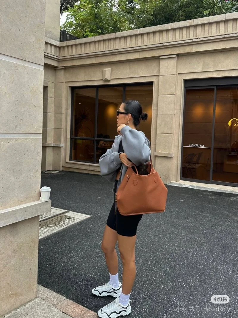 UrbanChic Louis Vuitton Shopping Bags 38870