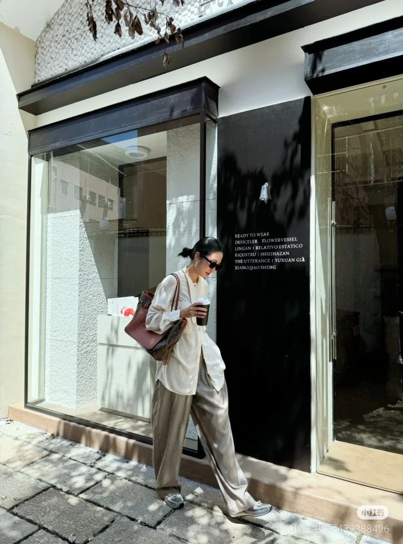 UrbanChic Louis Vuitton Shopping Bags 38870
