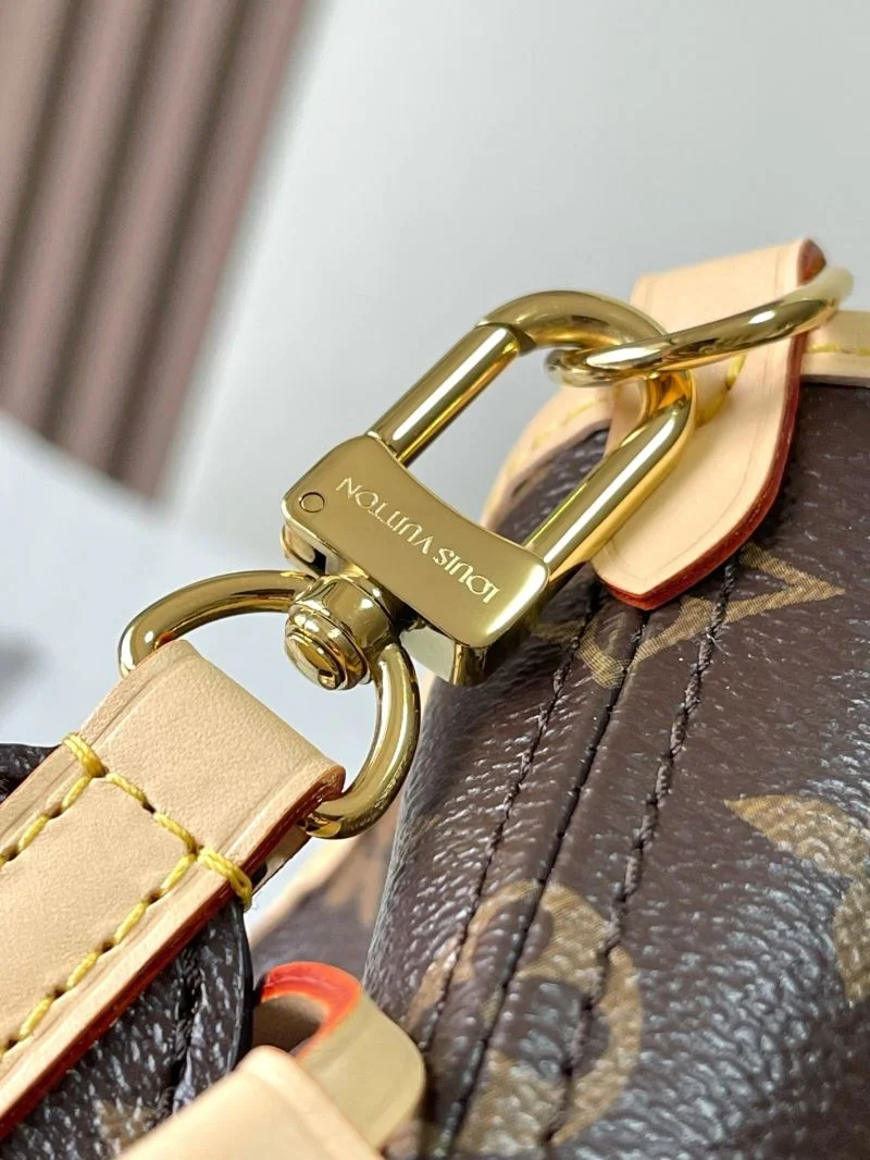 Louis Vuitton Shopping Bags Snug 38872