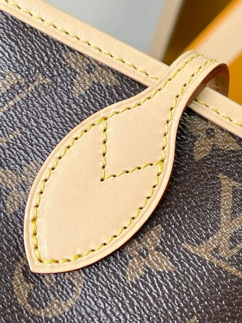 Louis Vuitton Shopping Bags Snug 38872