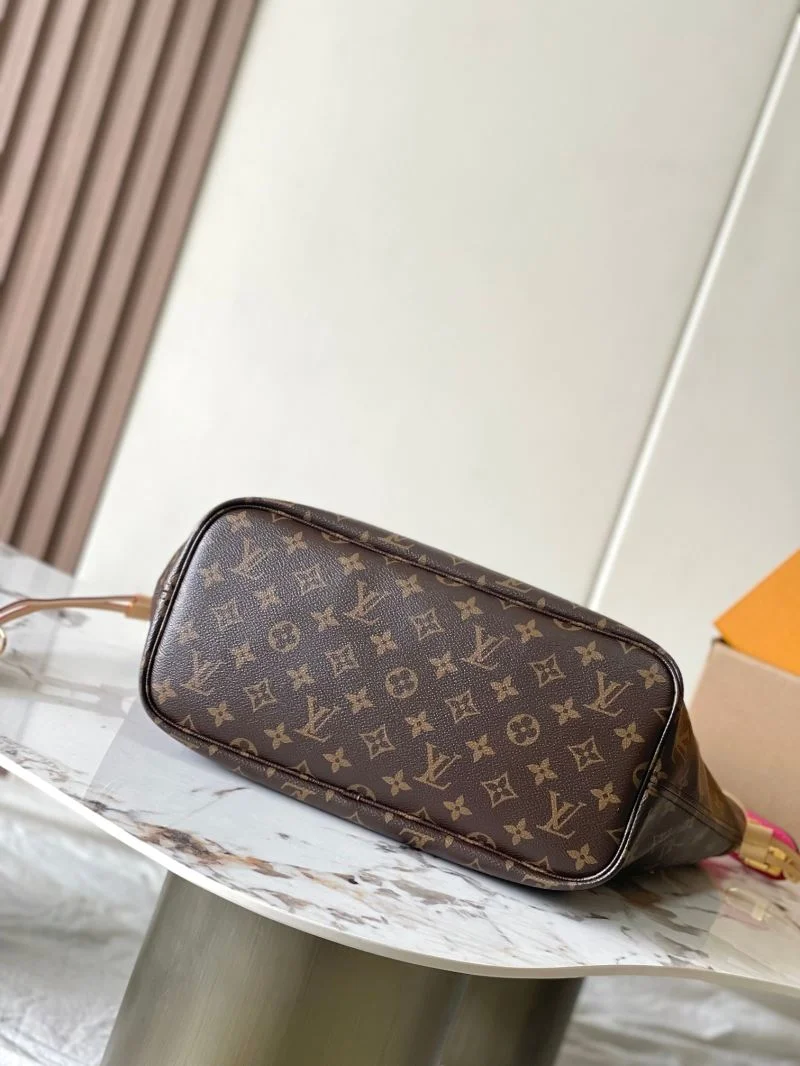 Snug Louis Vuitton Shopping Bags 38889
