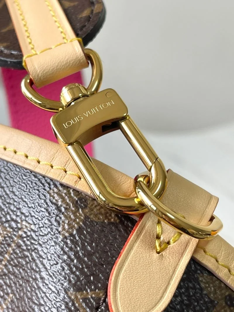 Snug Louis Vuitton Shopping Bags 38889