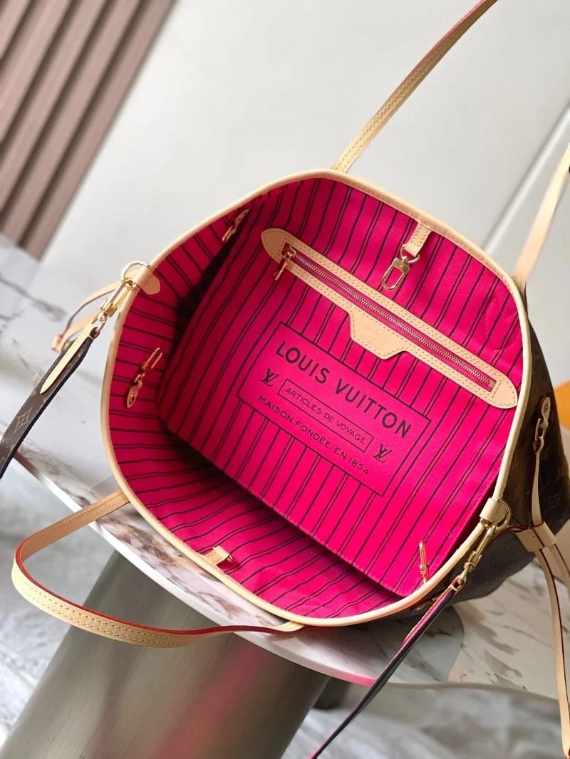 Snug Louis Vuitton Shopping Bags 38889