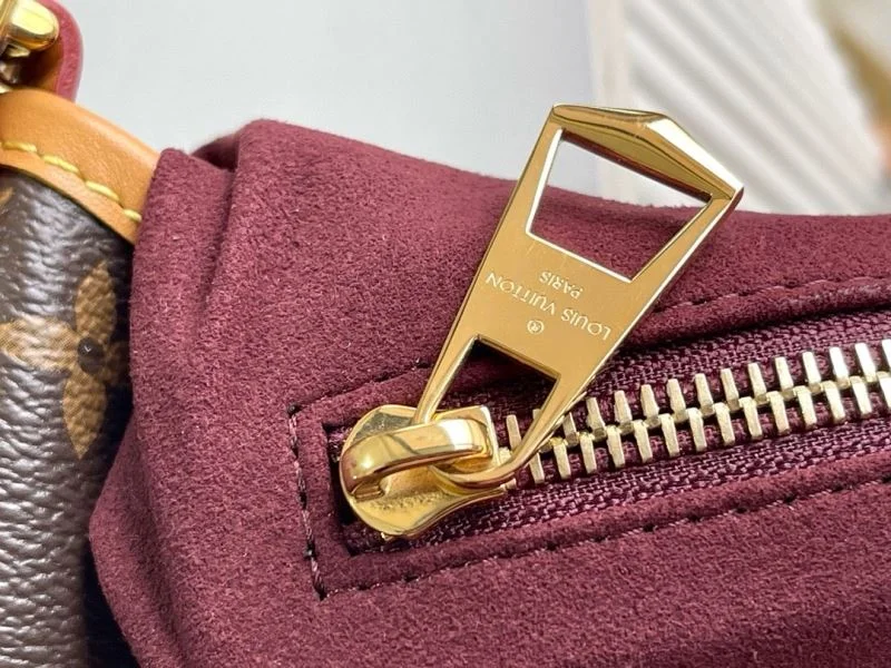 RelaxedFit Louis Vuitton Shopping Bags 38844