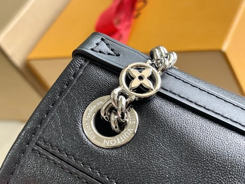 Louis Vuitton Shopping Bags EyeCatching 38843
