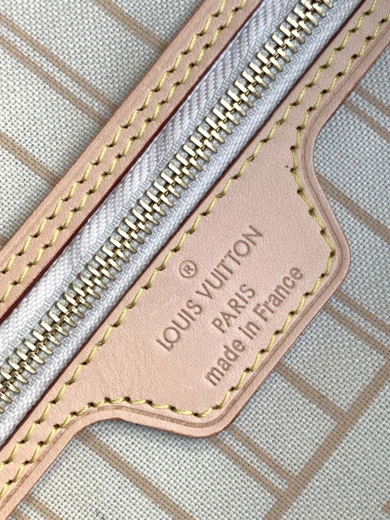 Minimalist Louis Vuitton Shopping Bags 38836