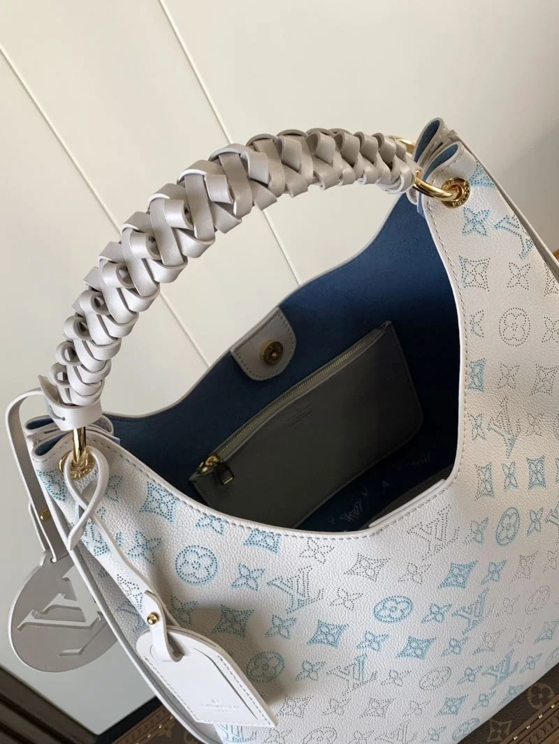 Bright Louis Vuitton Shopping Bags 38816