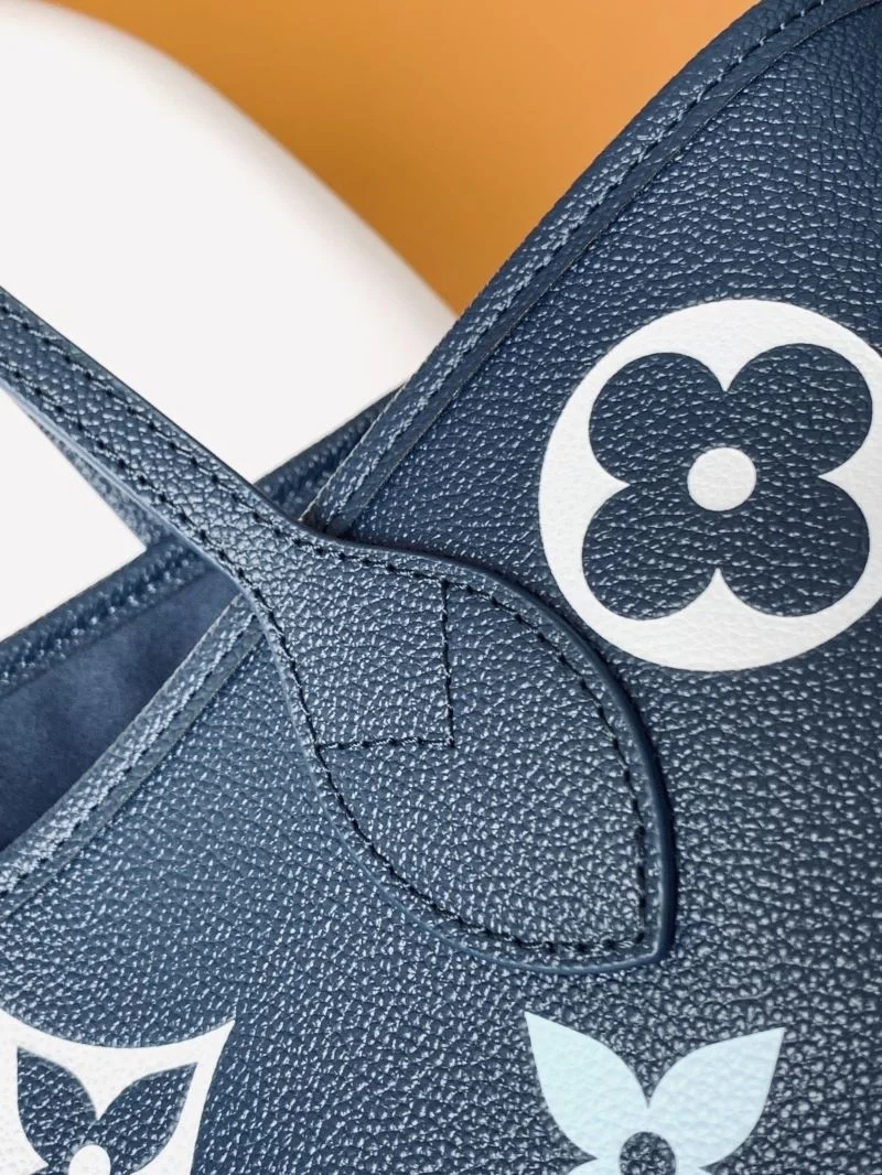 Louis Vuitton Shopping Bags ModernLook 38813