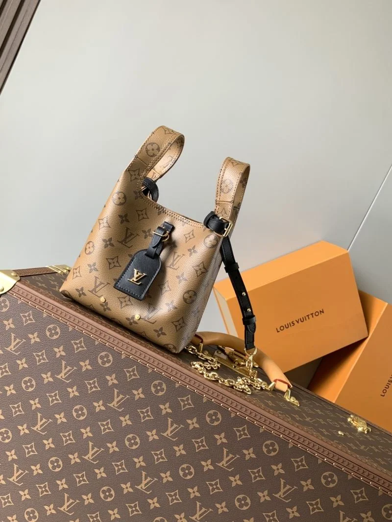 Louis Vuitton Shopping Bags Unisex 38810