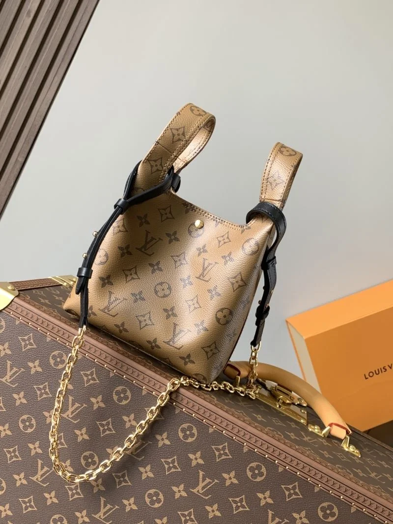 Louis Vuitton Shopping Bags Unisex 38810