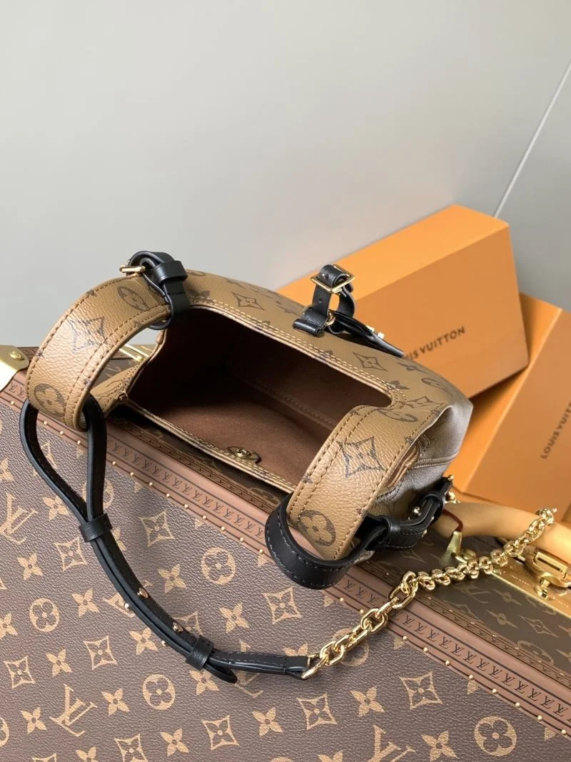 Louis Vuitton Shopping Bags Unisex 38810