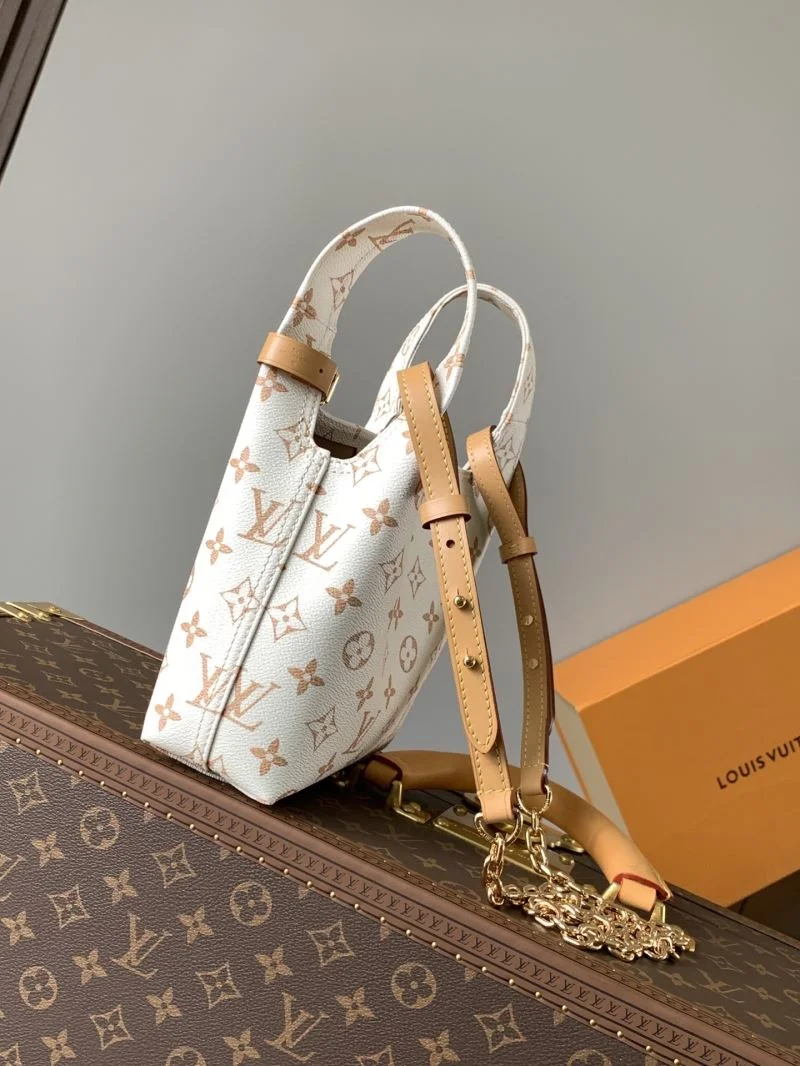Breathable Louis Vuitton Shopping Bags 38793