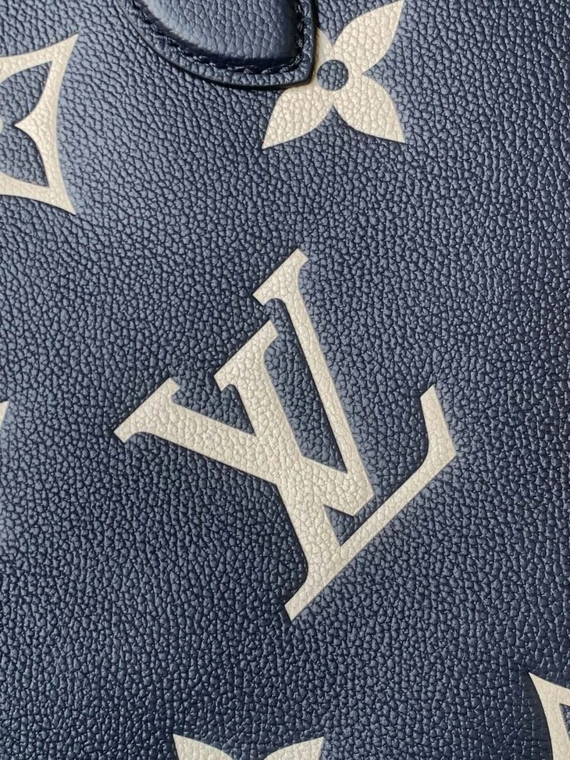 ModernLook Louis Vuitton Shopping Bags 38802