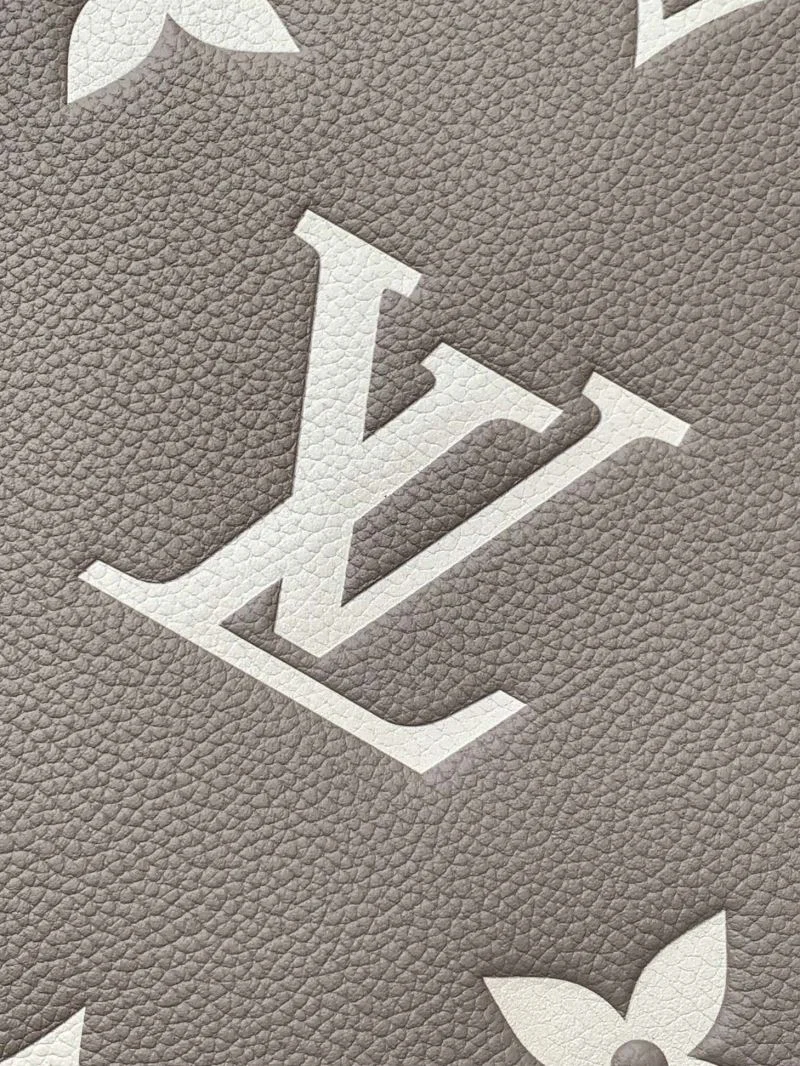 Neat Louis Vuitton Shopping Bags 38800