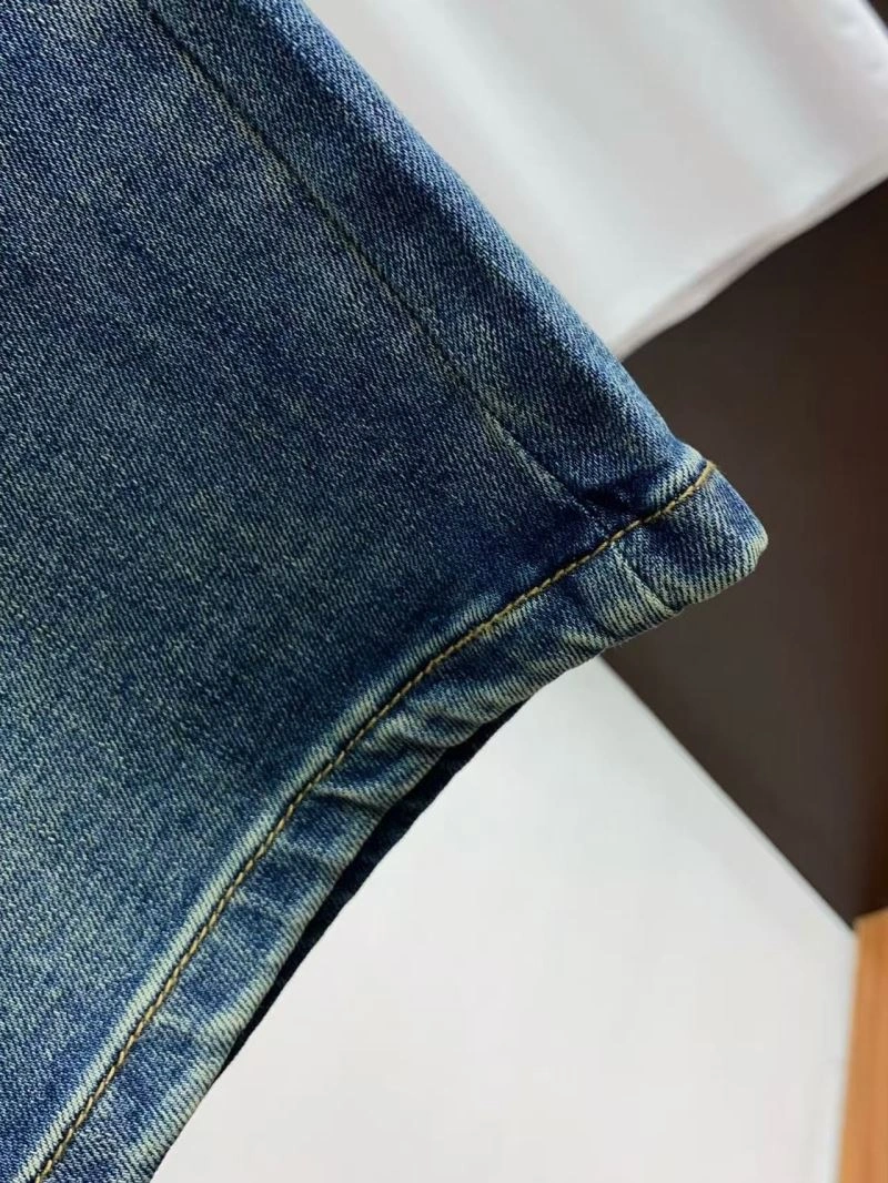 ZipUp Louis Vuitton Short Pants 132190