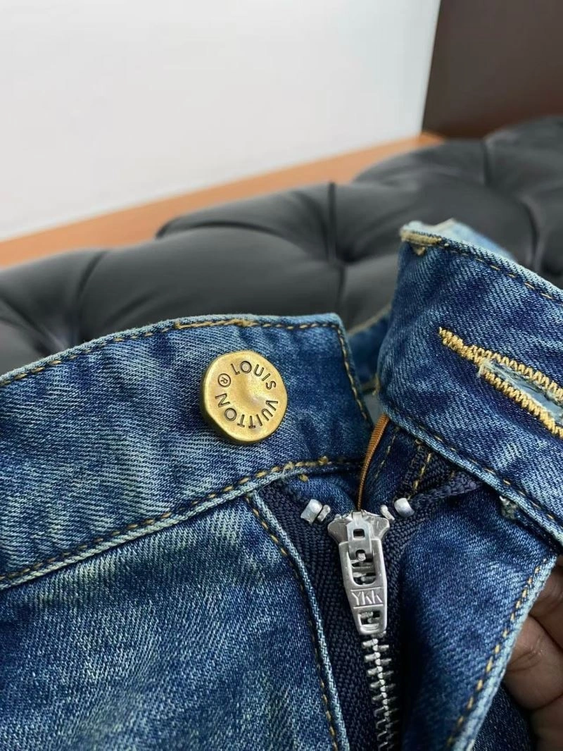 ZipUp Louis Vuitton Short Pants 132190